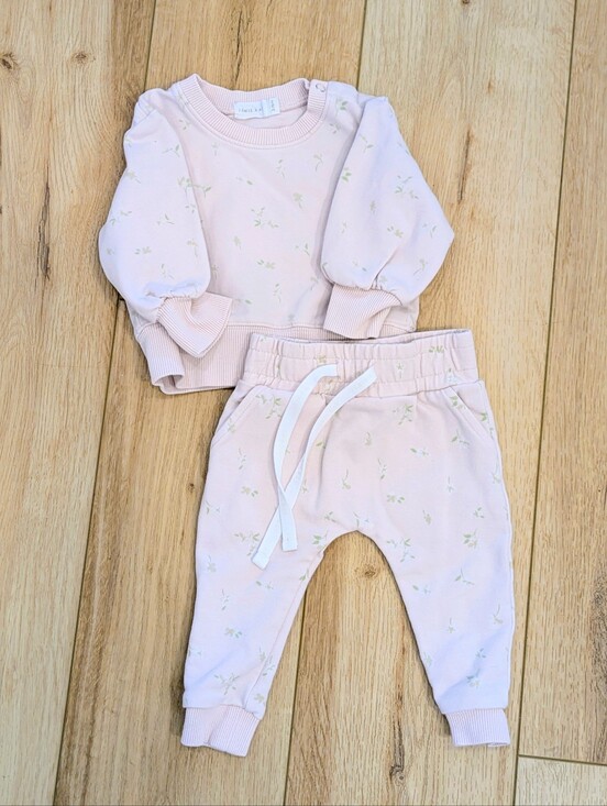 Jamie Kay Other - Jamie Kay Pale Pink Floral Sweatshirt & Joggers Set